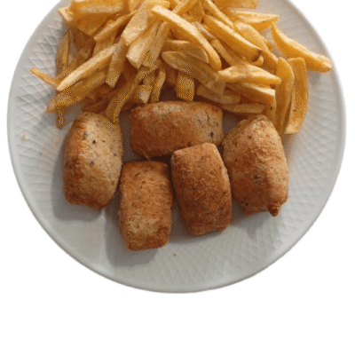 Pasteis de bacalhau e batata frita caseira